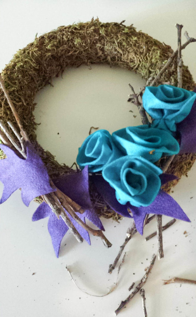 DIY Moss Frame with Flowers - Craft Rocker